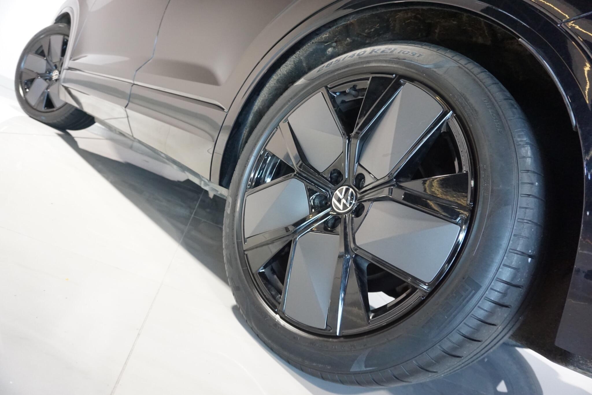 Volkswagen Touareg 3.0 TDI V6 Black Edition SUV 5dr Diesel Tiptronic 4Motion Euro 6 (s/s) (286 ps)